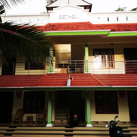 J2 Home Stay - Luxury Homes With Caravan Services Thiruvananthapuram Exterior foto