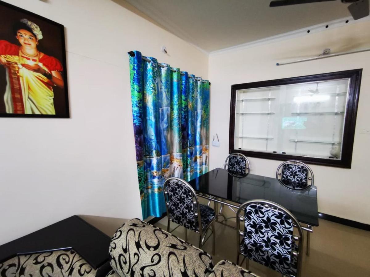 J2 Home Stay - Luxury Homes With Caravan Services Thiruvananthapuram Exterior foto